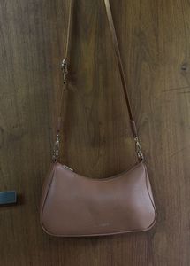 Vintage-style Shoulder Bag