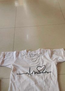 white 🤍 beutiful tshirt 👕
