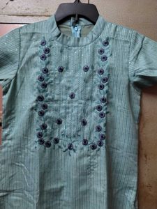 Beautiful High Neck Kurti With Dupatta