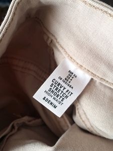 Curvy Fit Stretch Shorts