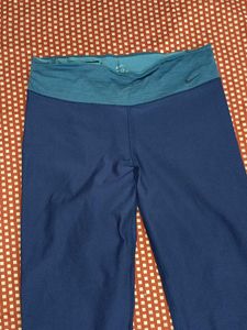 🏋️‍♀️ Nike Blue Yoga Pants