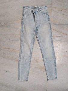 H&amp;M Light Wash Jeans