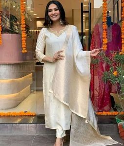 Beautiful silk Banarasi set All Size Available 🥳