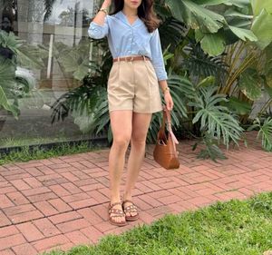 Chic Beige Shorts