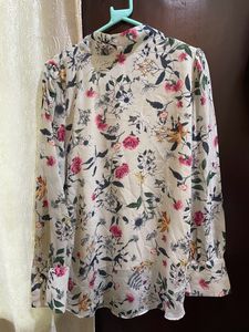 Floral Summer Top. Not Accepting Coins 🙅🏻‍♀️