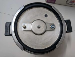 Prestige Clip On Pressure Cooker