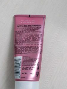 Pond&#39;s Bright Beauty Facewash