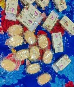 Myglaam 🧼 Hug Sale Full Box Set Of 10 Soap