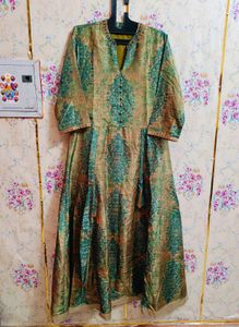 🇳🇿💫🎀Elegant Green &amp; Gold Ethnic Gown