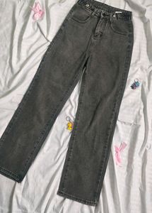 Straight Jeans
