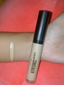 Swiss Beauty Lightweight Concealer