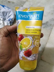 Everyuth Lemon & Cherry Face Wash