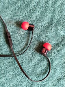 JBL Tune 110 Wired Earphones With Mic