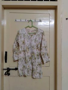 Short chikankari cotton kurta