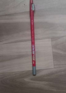 Set Of 4 Lipsticks With Red Lipliner