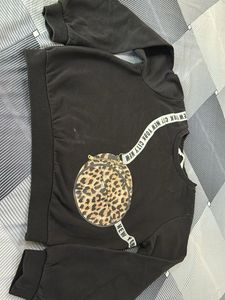 New H&amp;M Sweatshirt With Bag Design