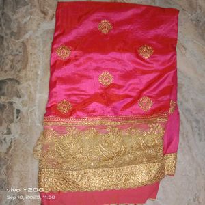 Pink 💕saree With Gold Design