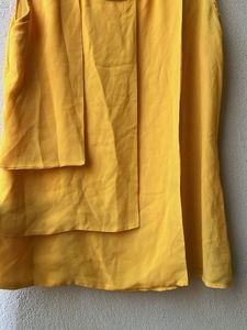 SET Of 2 brand new top 😍