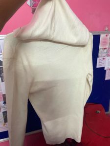 White Hoodie - Cozy and Stylish