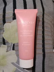 Dot & Key Face Wash