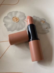 🆕 Nude Lipstick