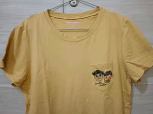 T-Shirt 💛