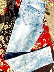Letest Scratches Denim Jean&#39;s 🩵
