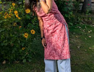 Women Sleeveless Kurti
