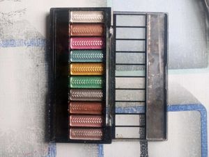 Oumeidie Eyeshadow Palette