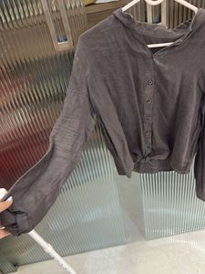 brown top ( knot )