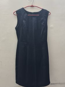 Black Sleeveless Dress