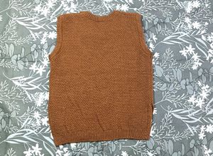 Brown sweater vest 🤎