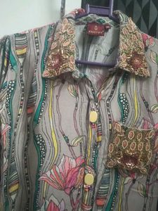 KIMONEY Embellished Floral Print Blouse