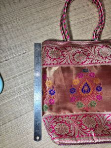 Elegant Floral Handbag