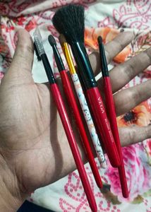 Makup Combo