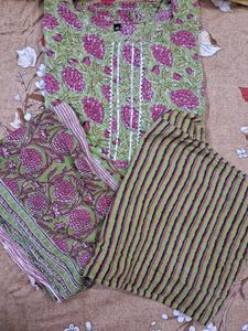 Women Cotton Kurta Set With Dupatta