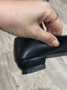 Black Pumps
