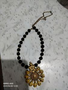 Black Moti Golden Plate