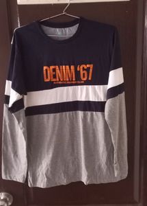 DENIM T SHIRT IN SUPER CONDITION