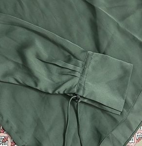 H&amp;M Green Long Sleeve Top