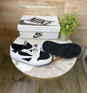 Nike Tavis Scott
