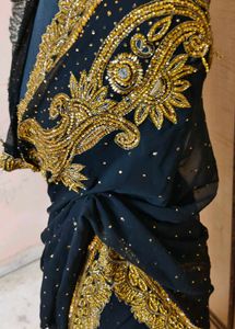 expansive 🔥 daimond work Black &amp; Gold Saree