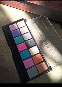 combo Eye shadow Palettes + Bellavita Perfume