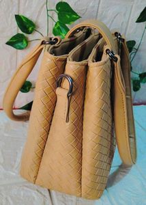 KISH Brand Hand Bag 🛍️