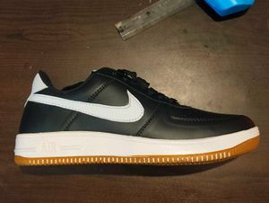 SPORTS SNEAKER