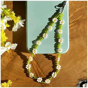 Cute Daisy Pearl Phone Charm Strap💚
