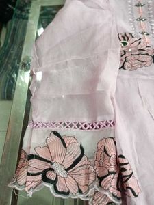 Pink Floral Embroidered Salwar Kameez