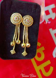 Gold Flower Drop Earrings Pack Of 1