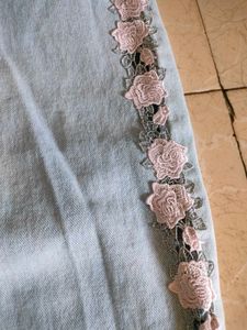 Flower Embroidery Jeans 👖🌺🌸