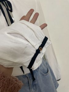 H&amp;M CREPE BLOUSE TOP SHIRT WHITE BLACK YOKE